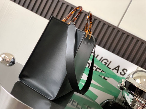 スーパーコピーブランドバッグ背面デザイン